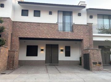 Casa de 3 habitaciones, León · Aria Boscaje Venta Casa