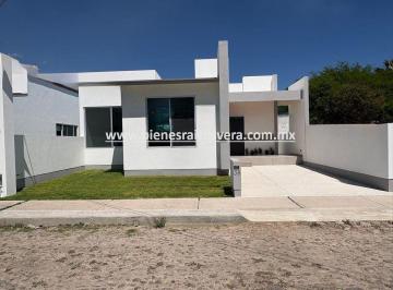 d1fc738d407ef5a4273adb94e4d9c344f00cb8965637086a15a3e76519ddbb84 · Casa en Venta en Tequisquiapan en Residencial Haciendas. Lua