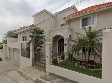 Casa de 6 habitaciones, Tampico · Enorme Casa en Venta en Tampico Tamaulipas Al Mejor Precio del Mercado!