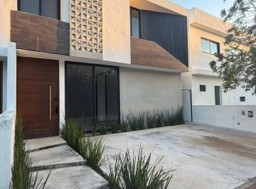 Casa de 3 habitaciones, Mérida · Casa de Lujo en Renta en Altozano Mérida | Piscina | 3 Habitaciones