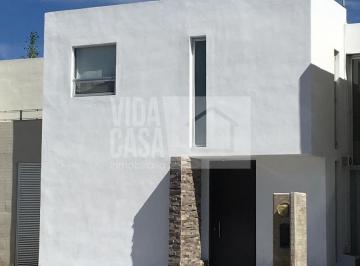Casa · 100m² · 3 Recámaras · 2 Estacionamientos · Casa en Fraccionamiento Rancho Santa Mónica