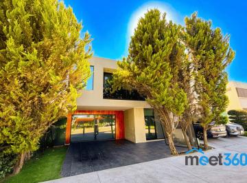 Casa de 4 habitaciones, Zapopan · Casa en Venta de Oportunidad en Solares, Coto Saveira, Frente a Casa Club, Zapopan, Jalisco