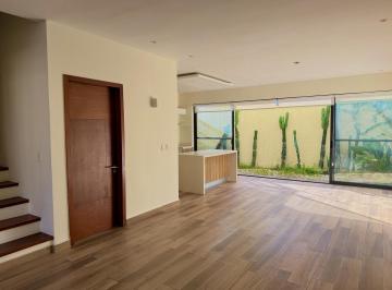 Casa · 132m² · 4 Recámaras · 2 Estacionamientos · Casa con Excelentes Espacios Aldea Serena