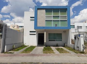 Casa · 164m² · 3 Recámaras · 2 Estacionamientos · Casa Amueblada en Renta en El Mirador - (4)