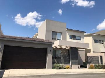 Casa · 316m² · 3 Recámaras · 2 Estacionamientos · Hermosa Residencia Nueva en Venta en Zona Dorada - (4)