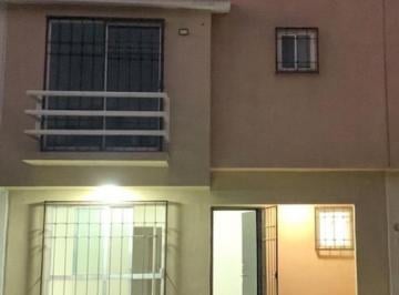 Casa · 101m² · 3 Recámaras · 1 Estacionamiento · Casa en Venta en Toluca, Las Misiones