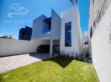 Casa · 230m² · 3 Recámaras · 4 Estacionamientos · Casa en Zacatelco