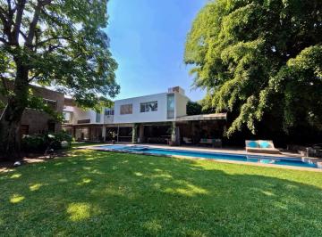 Casa de 4 habitaciones, Cuernavaca · C Casa con 2078 m² Superficie de Terreno y 4 Recámaras en Venta, Acapatzingo