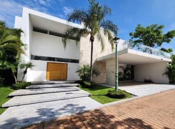 Casa de 5 habitaciones, Cuernavaca · C Casa con 630 m² Superficie de Terreno, 5 Recámaras en Venta en Vista Hermosa Opción Amueblada