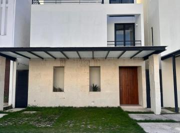 Casa · 160m² · 3 Recámaras · 2 Estacionamientos · Casa en Venta o Renta en Residencial Aqua | Alberca Privada | 3 Recámaras Sala Tv | Av Huayacán C