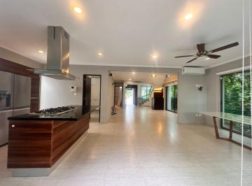 Casa · 345m² · 5 Recámaras · Casa en Venta en Residencial Cumbres