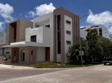 Casa · 335m² · 4 Recámaras · 2 Estacionamientos · Casa en Venta en Residencial Aqua
