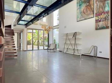 Casa · 350m² · 3 Recámaras · Casa en Venta en Residencial Cumbres