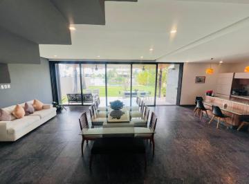 Casa · 3 Recámaras · 6 Estacionamientos · Casa en Venta en Lagos del Sol
