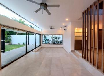 Casa · 450m² · 4 Recámaras · Casa en Venta en Residencial Villa Magna
