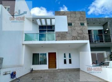 Casa · 300m² · 4 Recámaras · 2 Estacionamientos · Casa en Hacienda del Seminario