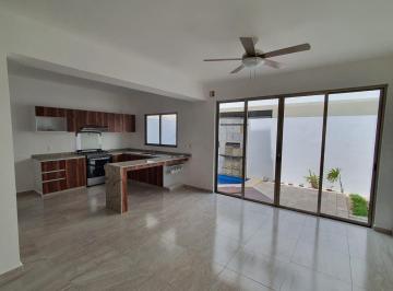 Casa · 210m² · 4 Recámaras · 2 Estacionamientos · Casa en Venta en Residencial Arbolada