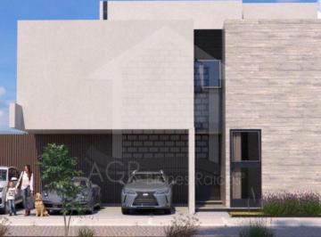 Casa · 402m² · 4 Recámaras · 3 Estacionamientos · Casa en Lomas del Campanario Norte