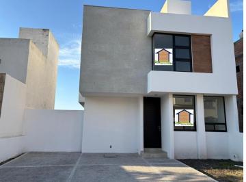 Casa · 156m² · 4 Recámaras · 3 Estacionamientos · Casa en Punta Esmeralda