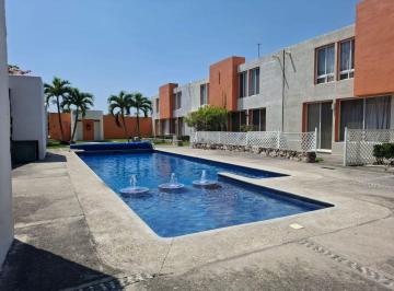 Casa en condominio de 2 habitaciones, Xochitepec · Venta de Casa con Alberca en Xochitepec