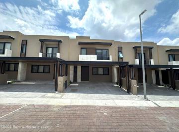 Casa de 3 habitaciones, Querétaro · Estrena - Casa 3rec 2.5baños 2estac. Lomas Campanario Norte