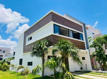 Casa · 202m² · 3 Recámaras · 2 Estacionamientos · Casa en Venta en Residencial Arbolada