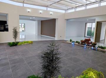 Casa de 4 habitaciones, Morelia · Residencia de Una Planta, Club de Golf Tres Marias Morelia, con 3 Años de Garantia