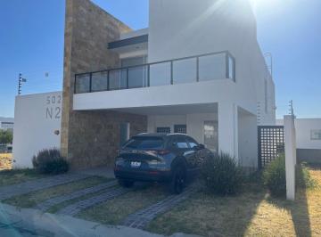 Casa de 3 habitaciones, León · Casa en Renta en Lomas del Molino I