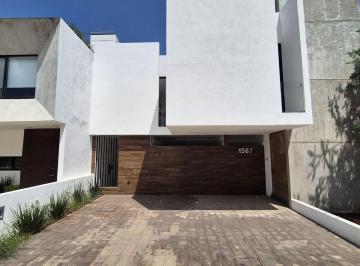 2d545515b1fc6771c667e029e4845120dddc164e8e0db91a0c7e6436d47bdb14 · Casa en Venta en Paseo del Parque Tres Marías