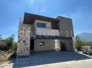 Casa · 265m² · 3 Recámaras · 3 Estacionamientos · Casa en Venta en Aysso Residencial