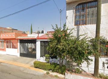 Casa de 3 habitaciones, San Juan del Río · Casa en Venta Estocolmo, La Paz 2da Sección, San Juan del Río, Querétaro, México