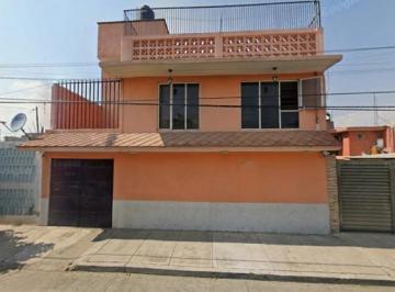 Casa de 4 habitaciones, Nezahualcóyotl · Casa en Venta en Calle 22 Estado de México, Nezahualcóyotl, 4 Recámaras, 3 Baños, 1 Lugar Auto