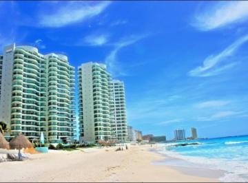 Departamento · 180m² · 3 Recámaras · 1 Estacionamiento · Departamento Renta Bay View Grand - Zona Hotelera