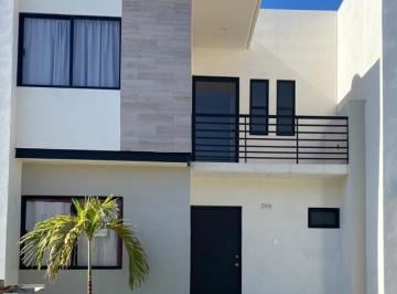 Casa · 200m² · 3 Recámaras · 2 Estacionamientos · Casa en Hacienda del Seminario