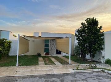 Casa · 81m² · 2 Recámaras · 2 Estacionamientos · Casa Una Planta con Terreno Excedente en Renta, Gran Santa Fe