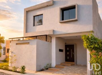 Casa · 165m² · 3 Recámaras · 1 Estacionamiento · Casa en Venta en Fraccionamiento con Acceso Controlado.