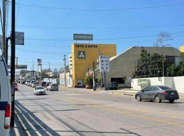 Local comercial · 100m² · 7 Estacionamientos · Local en Esfuerzo Nacional