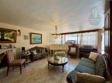 Casa de 5 habitaciones, Gustavo A. Madero · Se Vende Amplia Casa de 4 Recámaras en Zaruma (Calle con Reja)