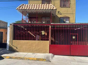 Casa · 314m² · 4 Recámaras · 8 Estacionamientos · Casa de 3 Pisos con Departamento, Col Manuel Valdez, Zona Santiago Troncoso