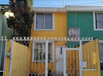 Casa de 3 habitaciones, Guadalajara · Casa en Venta en Jardines del Nilo, Guadalajara. Recamara y Baño Pb