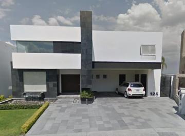 Casa de 4 habitaciones, Querétaro · Venta de Casa en Fraccionamiento Cumbres del Lago, Queretaro.