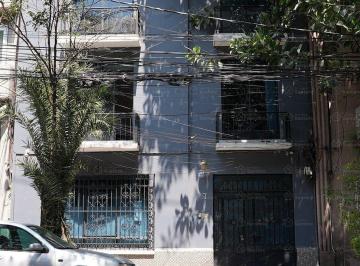 a8c6fef63b8839bb81d52a037c98dfb26d667a584b299ec0b5046616226604fd · Edificio en La Condesa