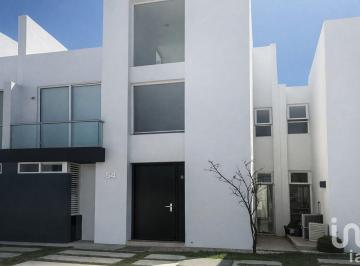 Casa · 141m² · 3 Recámaras · 2 Estacionamientos · Casa en Zakia Condominio Argenta Filippo