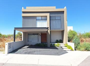 Casa de 3 habitaciones, El Marqués · Casa en Venta en Zibata, Amatista, con 4 Recamaras