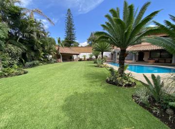 Casa · 1140m² · 8 Recámaras · 6 Estacionamientos · Casa Comercial en Reforma, Cuernavaca, Morelos