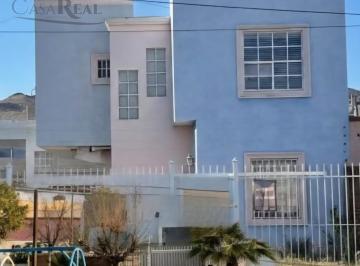 Casa · 155m² · 3 Recámaras · 4 Estacionamientos · Casa en Venta en Campo Bello con Excedente de Terreno