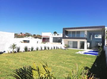 Casa · 490m² · 4 Recámaras · 5 Estacionamientos · Casa en Fraccionamiento en Burgos Bugambilias, Temixco, Morelos