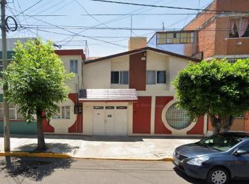 Casa de 3 habitaciones, Venustiano Carranza · Venta de Casa en Col. 20 de Noviembre