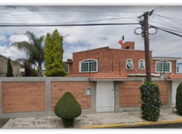 Casa de 4 habitaciones, Metepec · Venta de Casa en Fraccionamiento Xinantecatl Metepec Edomex
