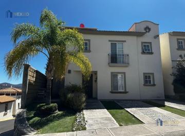 Casa · 161m² · 3 Recámaras · 2 Estacionamientos · Casa en Renta Amueblada o Venta en Fraccionamiento Cumbres del Lago